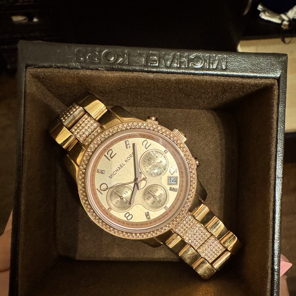 Michel kors watch in excellent condition only worn twice